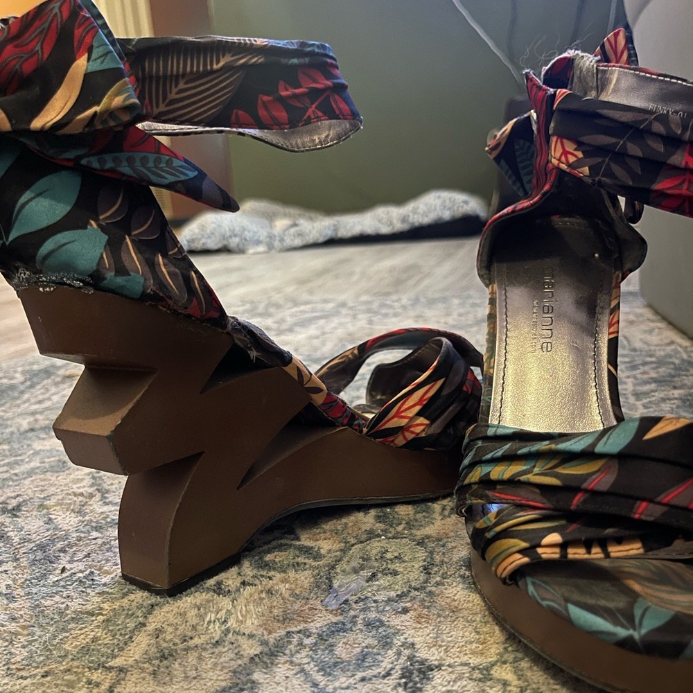 Marianne Zigzag multicolored faux wood heel